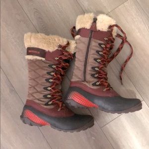 Amazing winter boots too small for me 😭